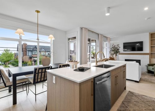 152-3546 Monson Cres, Coquitlam, BC, V3B0S5 | Card Image