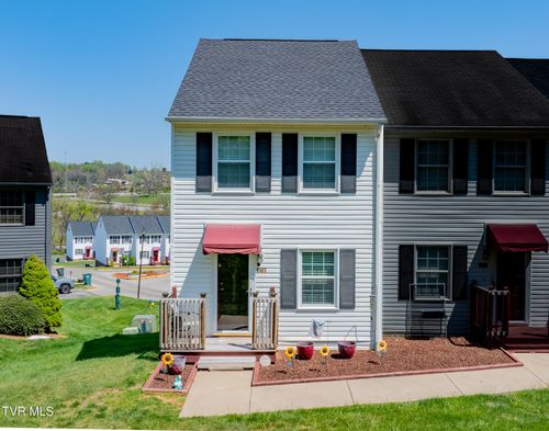 681 Beaverview Dr, Bristol, VA, 24201-1837 | Card Image