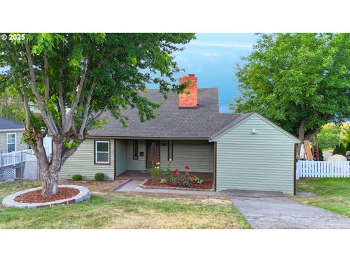 720 Nw Johns Pl, Pendleton, OR, 97801-1210 | Card Image