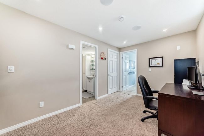 207 Deerview Way Se, Townhouse with 3 bedrooms, 2 bathrooms and 1 parking in Calgary AB | Image 23