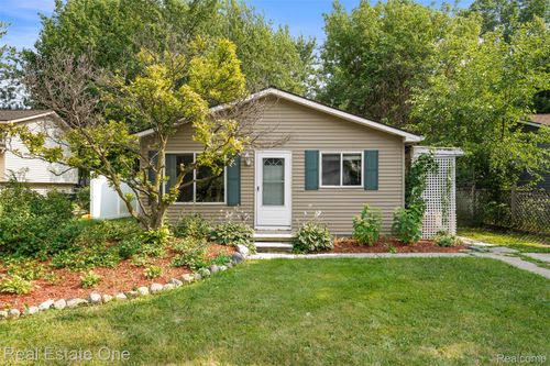 718 Miller Rd, Lake Orion, MI, 48362-3659 | Card Image