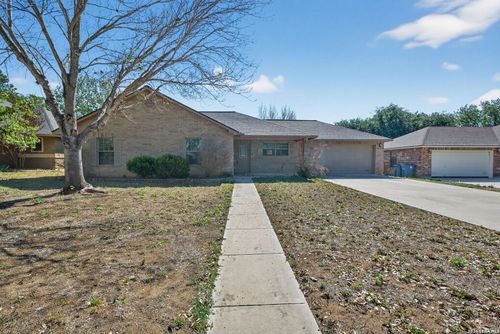 224 Bunker Hl, Pleasanton, TX, 78064-4716 | Card Image