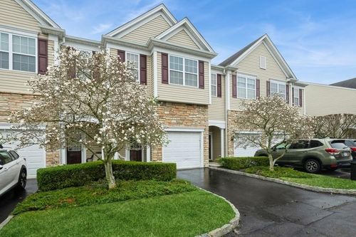 43 Torrey Pine Ln, Bay Shore, NY, 11706-5866 | Card Image
