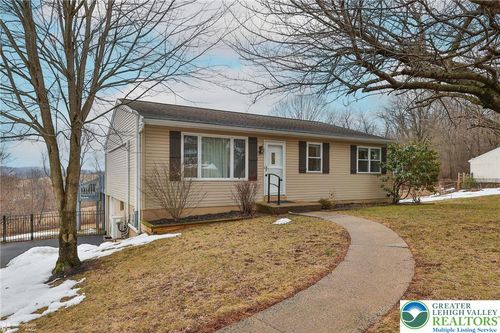 8427 Milky Way, Zionsville, PA, 18092-2629 | Card Image