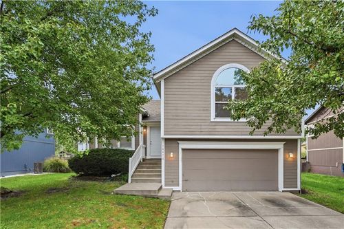 18470 W 161st St, Olathe, KS, 66062-2767 | Card Image