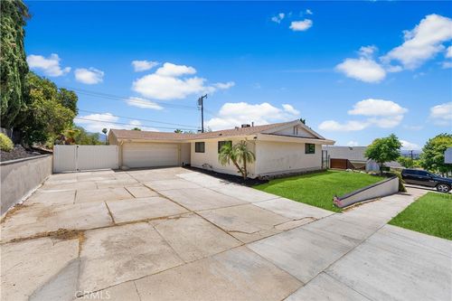 18718 Delight St, Canyon Country, CA, 91351-2910 | Card Image