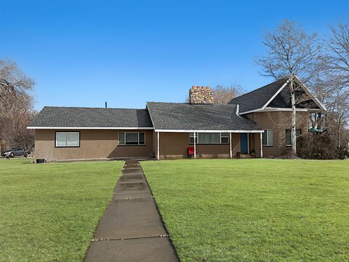 295 S State St, Ferron, UT, 84523-4514 | Card Image