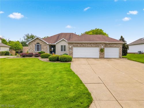 6862 Red Deer Cir Nw, Canton, OH, 44708-5821 | Card Image