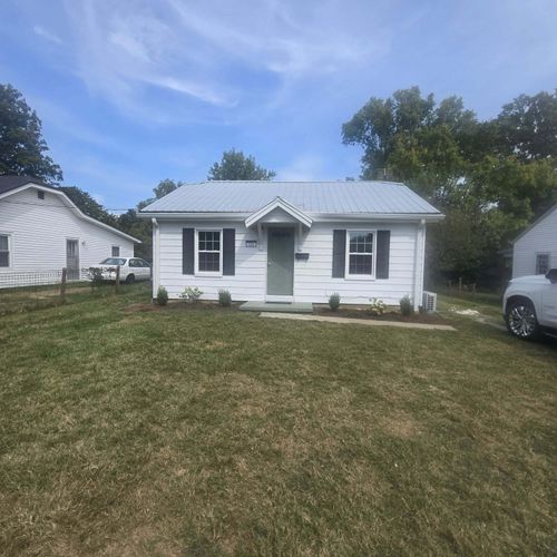 104 Clover Ct, Stanford, KY, 40484-1325 | Card Image