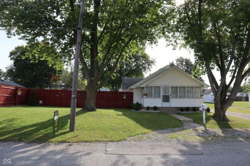 521 N Young St, Frankfort, IN, 46041-2137 | Card Image