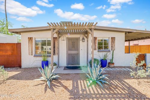 4038 E 17th St, Tucson, AZ, 85711-4704 | Card Image