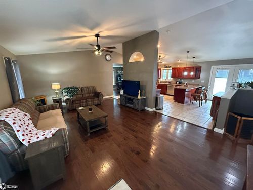 338 Gratton St, Burlington, IA, 52601-2842 | Card Image