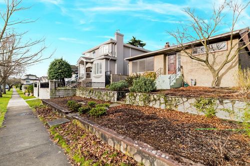 57 E 63rd Ave, Vancouver, BC, V5X2J5 | Card Image