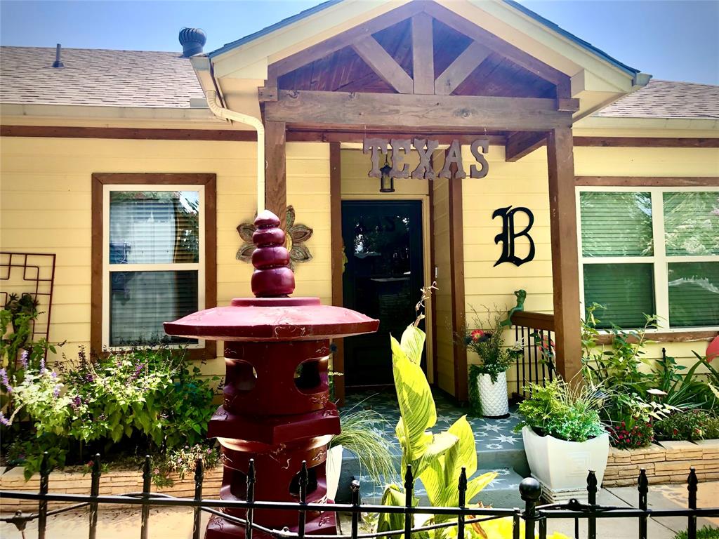 Tahitian Ct, Granbury, TX 76048