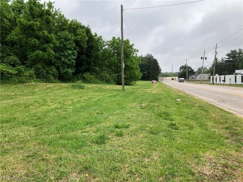 130 S Thomas Rd, Tallmadge, OH, 44278-2102 | Card Image