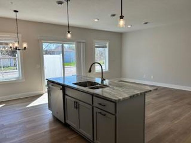 3405 Douglas Dr N, Townhouse with 3 bedrooms, 3 bathrooms and null parking in Crystal MN | Image 5