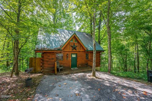 1454 Silver Poplar Ln, Sevierville, TN, 37876-4935 | Card Image