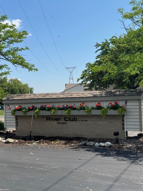 3995 River Rd, East China, MI, 48054-2210 | Card Image