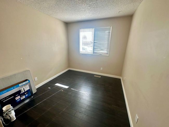 27 Laval Pl W, House detached with 6 bedrooms, 2 bathrooms and 4 parking in Lethbridge AB | Image 9