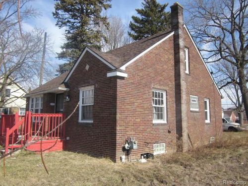 19400 Hickory St, Detroit, MI, 48205-2287 | Card Image