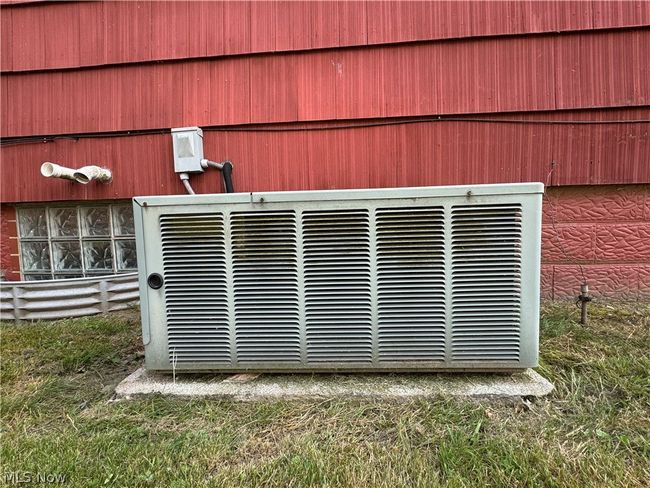Exterior details with central AC unit | Image 36
