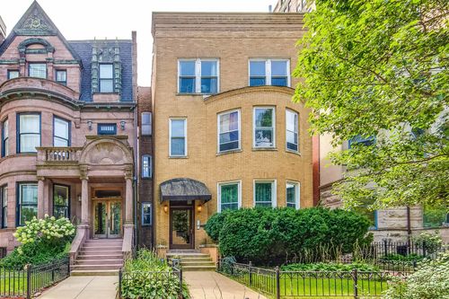 4-421 W Oakdale Avenue, Chicago, IL, 60657 | Card Image