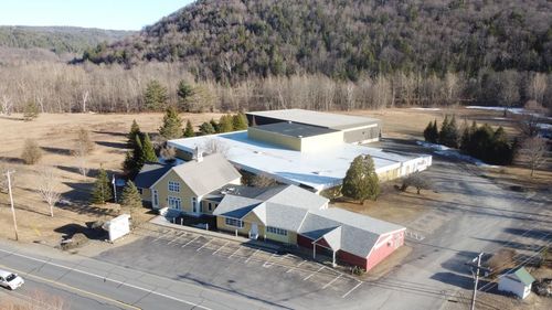 1 Teddy Bear Ln, Townshend, VT, 05353-3300 | Card Image