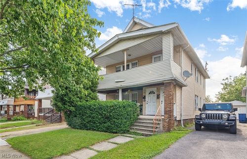 2219 Chesterland Ave, Lakewood, OH, 44107-6111 | Card Image
