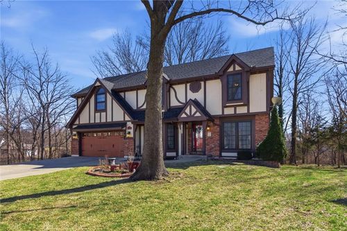 1033 Oxford Ct, Leavenworth, KS, 66048-5573 | Card Image