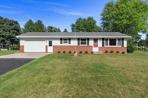 671 County Road Cc, Random Lake, WI, 53075-1313 | Card Image