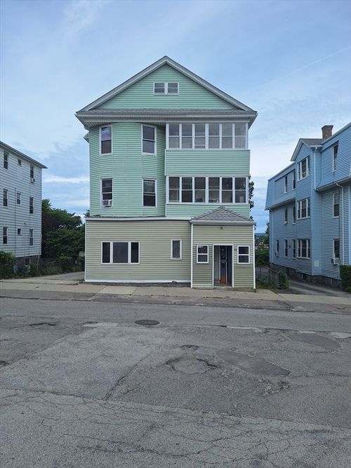 70 Sterling St, Worcester, MA, 01610-3519 | Card Image