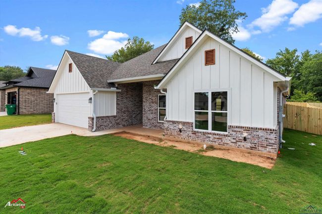 135 Hillcrest, House other with 4 bedrooms, 2 bathrooms and null parking in Gladewater TX | Image 28