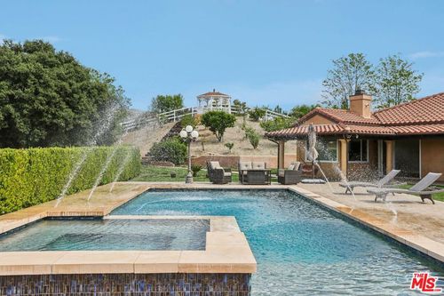 27048 Triumph Ave, Canyon Country, CA, 91387 | Card Image