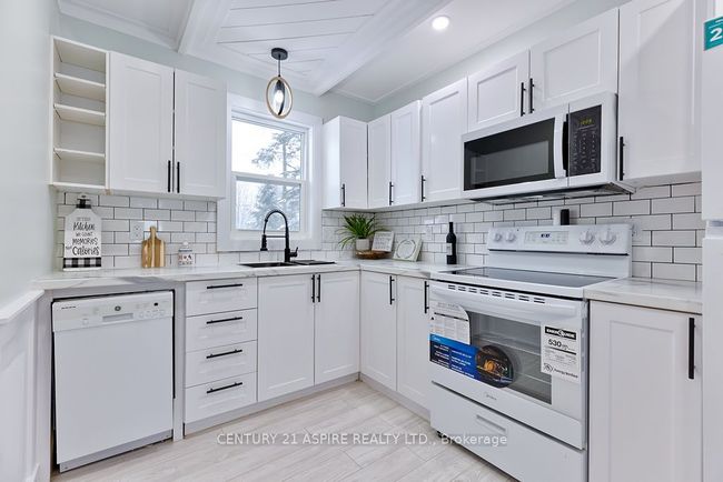 43 Glendale Ave, House other with 3 bedrooms, 2 bathrooms and 2 parking in Deep River ON | Image 5
