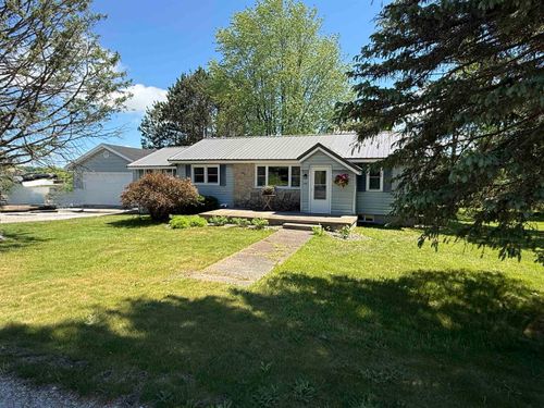 3586 E Long Lake Rd, Traverse City, MI, 49685-8807 | Card Image