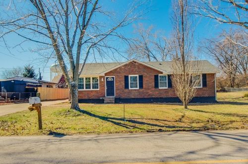 816 Garrettsburg Rd, Clarksville, TN, 37042-3212 | Card Image
