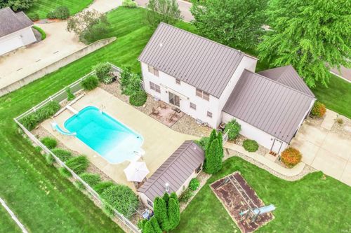 806 Lydia Dr, Warsaw, IN, 46582-1949 | Card Image