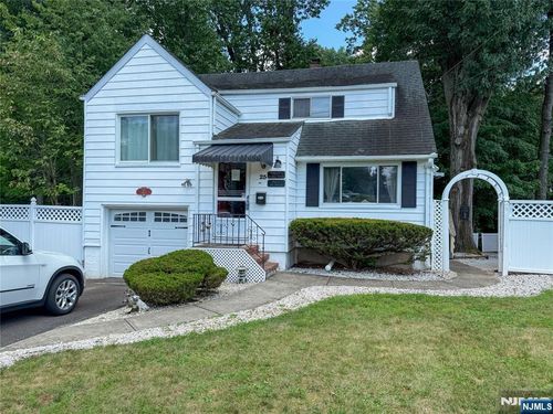 25 Oakbrook Pl, Somerset, NJ, 08873-2015 | Card Image