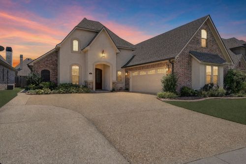 716 Dumaine Dr, Bossier City, LA, 71111-6273 | Card Image