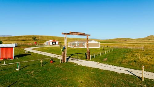 29 Meade Creek Rd, Sheridan, WY, 82801-9546 | Card Image