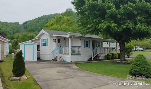 107 Strollers Ln, Waynesville, NC, 28785-7618 | Card Image