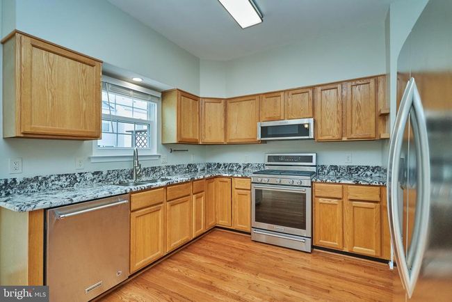 6362 Dakine Cir, Townhouse with 3 bedrooms, 4 bathrooms and null parking in SPRINGFIELD VA | Image 23