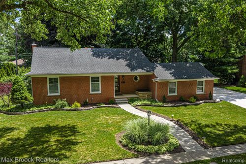 171 Glengarry Rd, Bloomfield Hills, MI, 48301-2757 | Card Image