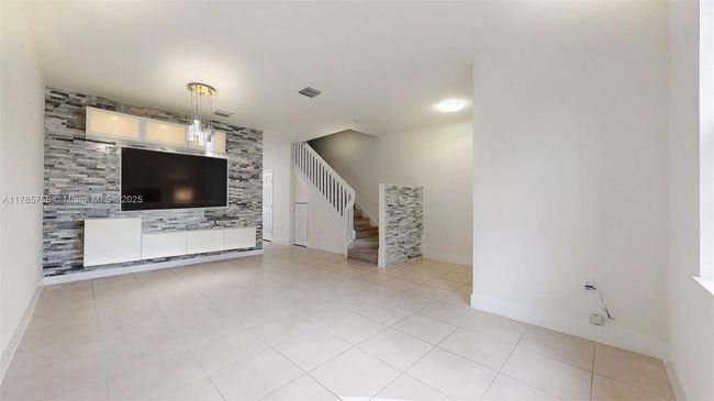 9231 W 32 Nd Ln, Home with 3 bedrooms, 3 bathrooms and null parking in Hialeah FL | Image 19