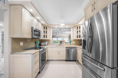 301-7286 Huntington Ln, Delray Beach, FL, 33446-2927 | Card Image