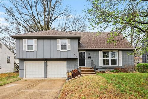 8126 134th St, Grandview, MO, 64030-3516 | Card Image