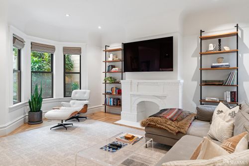 4147 20th St, San Francisco, CA, 94114-2824 | Card Image