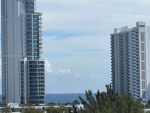 n902-17600 N Bay Rd, Sunny Isles Beach, FL, 33160-2873 | Card Image