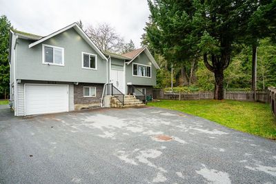 9199 147 St, House other with 4 bedrooms, 3 bathrooms and 5 parking in Surrey BC | Image 2