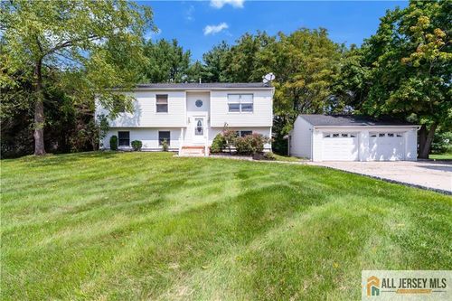 89 Dey Rd, Cranbury, NJ, 08512-2135 | Card Image